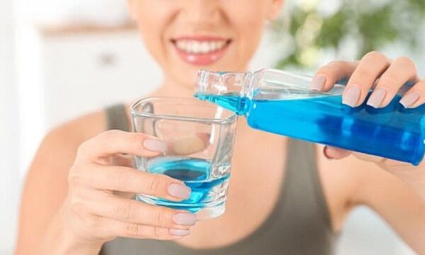Застосування рідини для полоскання рота